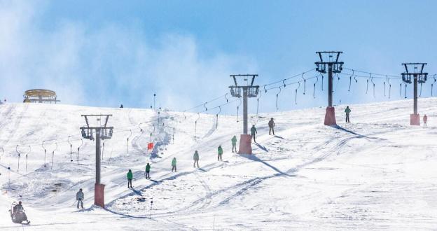 Un juzgado de Granada respalda la tramitación ambiental del nuevo telesquí El Puente en Sierra Nevada