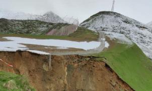 Un gran deslizamiento de tierra a causa de la lluvia destruye una pista de esquí en Italia