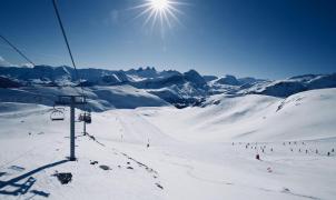 Cuatro de las seis regiones de esquí más grandes de Francia ya funcionan al 100% con energía verde