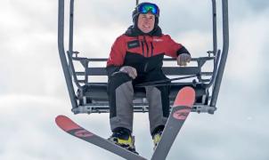 Un esquiador logra subirse a 3.000 telesillas de 750 estaciones de esquí de América del Norte