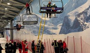 El susto en Madrid SnoZone: 40 esquiadores rescatados del telesilla