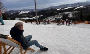 La estación de esquí de Bukovel se convierte en un refugio de lujo contra las bombas en Ucrania