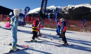 Más de un centenar de niños participan en el 70º Descenso Infantil de La Molina