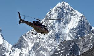 La leyenda del único helicóptero que ha aterrizado en la cima del Everest