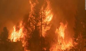 El incendio forestal más grande de EE. UU. amenaza una estación de esquí de Nuevo México