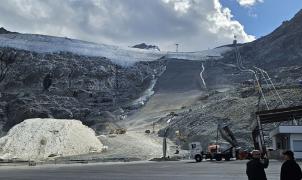 Sölden abre la Copa del Mundo de esquí envuelta otra vez en la polémica por el daño al glaciar