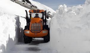 Passo Stelvio, la estación de esquí de verano italiana, retrasa la apertura por la excesiva nieve