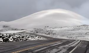 Nieve en Hawaii: el volcán Mauna Kea se cubre de blanco en pleno octubre