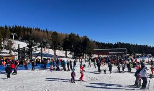 Font-Romeu Pyrénées 2000 recibe 10.000 esquiadores en un solo y roza su récord 