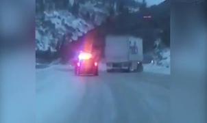 Video capta el impresionante control de un conductor de FedEx en plena tormenta de nieve