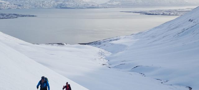 Islandia, esquí de montaña en medio del océano atlántico