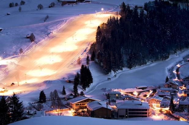 Esquí nocturno en Skicircus Leogand