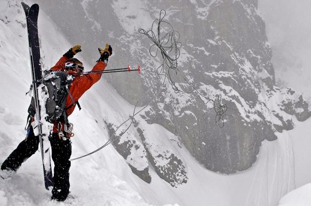 Preparando el descenso en Rápel del couloir de La Voute