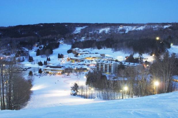 Esquí nocturno en Horseshoe Resort