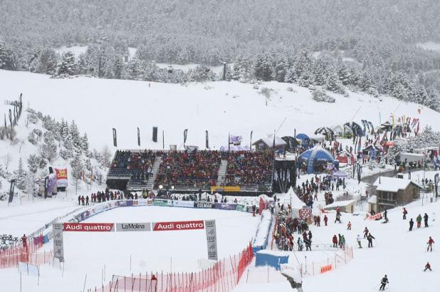 Imagen de la llegada de la copa del mundo femenina en la Molina