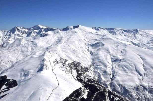 Imagen aérea de Sierra Nevada en febrero del 2013