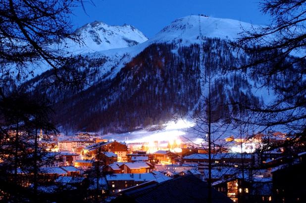 Bonita estampa nocturna de Val d'Isere