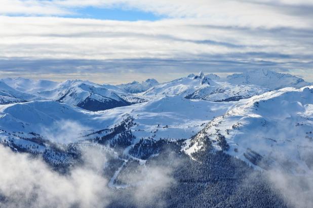 Panorámica de las montañas de Whistler en la Columbia Británica