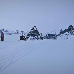 Valdesquí reabre para esquiar este martes con hasta medio metro de nieve nueva