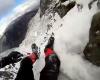 Un vídeo que te pondrá los pelos de punta: Caída interminable de un alpinista 