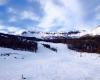 Chapelco, cubierto de nieve hasta la base, abrirá mañana sábado con una jornada solidaria