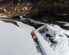 Quitanieves limpian los 2 metros de nieve de la carretera de la Coma de Arcalís