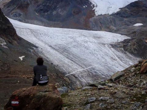 Glaciar Mittlerebergferner con la estación de esquí de Pitztal a la derecha