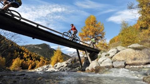 Una ruta a través del Parque Natural Suizo pasando por Italia