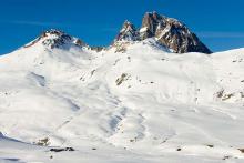 Aramón, el lujo de esquiar en 283 kilómetros y 240 pistas en el Pirineo Aragonés