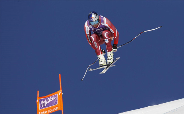 Svindal ganó el descenso de Lake Louise tras acabar el año pasado en blanco por una lesión  