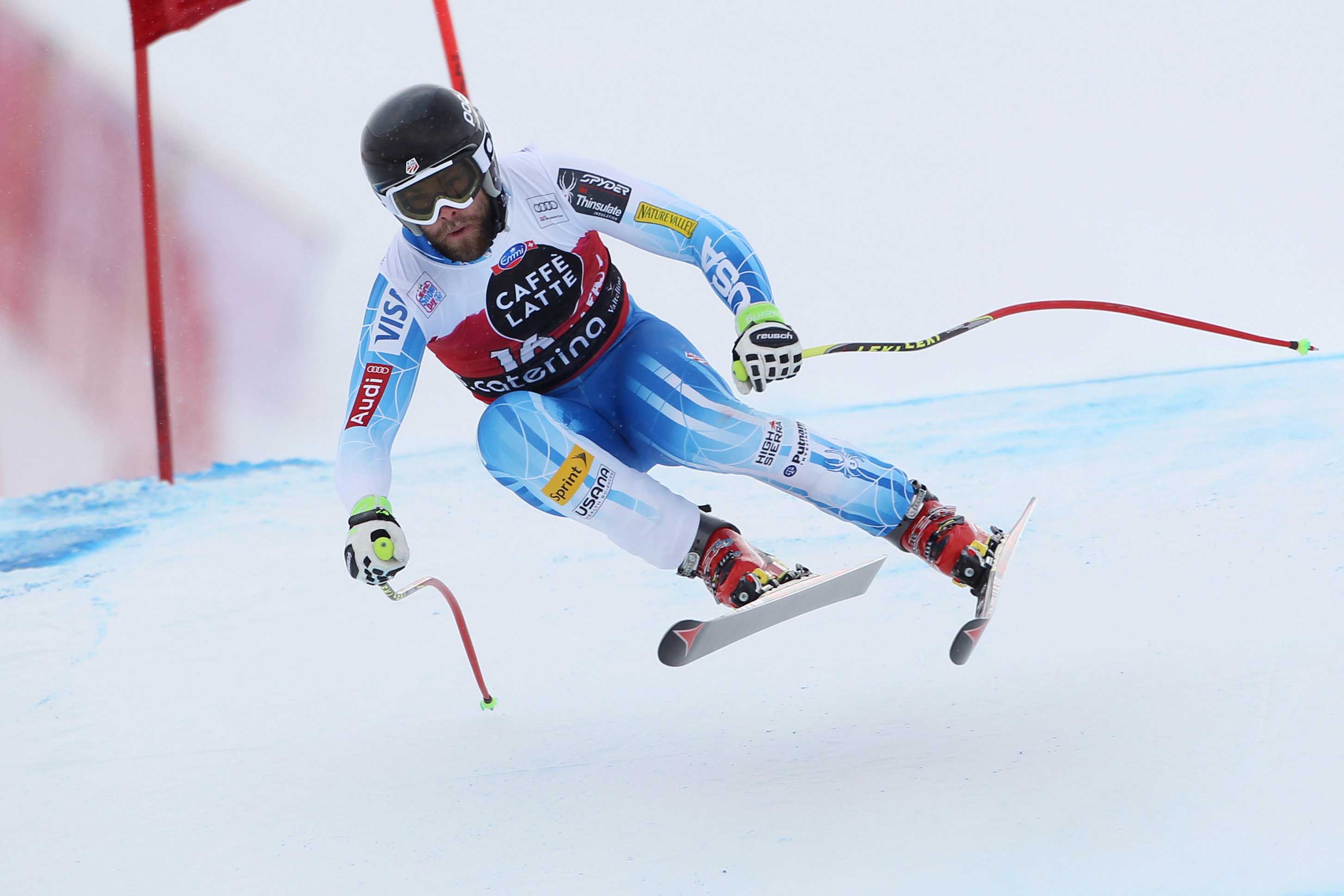 Ganong consigue su primera victoria al vencer en el descenso de Santa Caterina