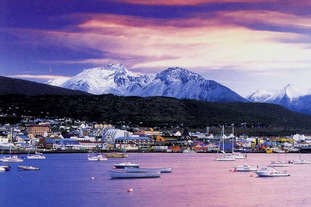 Cerro Castor desde Ushuaia, Tierra del Fuego (Argentina)