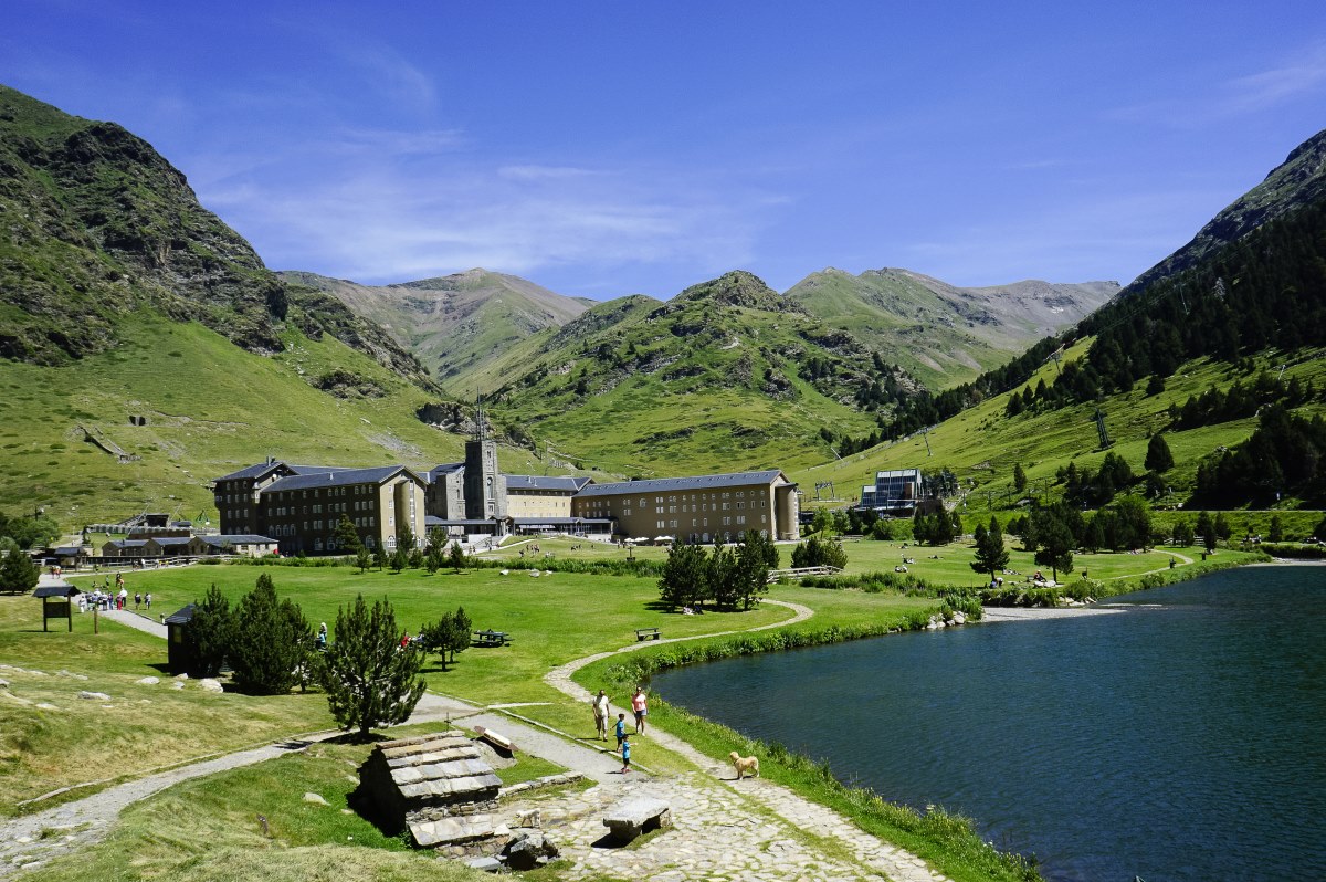 FGC apuesta por el uso de la energía geotérmica y la eliminación del gasoil en Vall de Núria